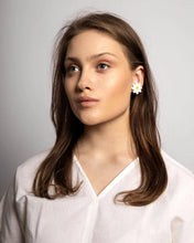Load image into Gallery viewer, Daisy Earrings